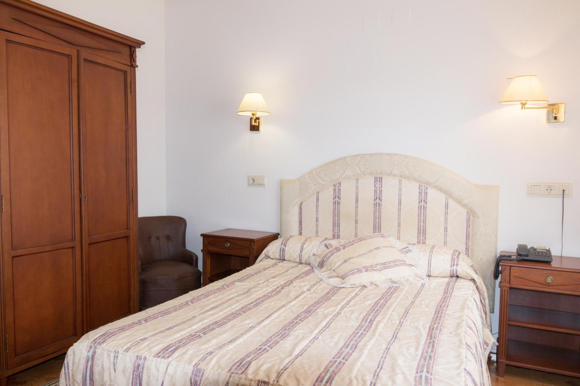 Hotel Avenida III Villadangos del Páramo Rum bild