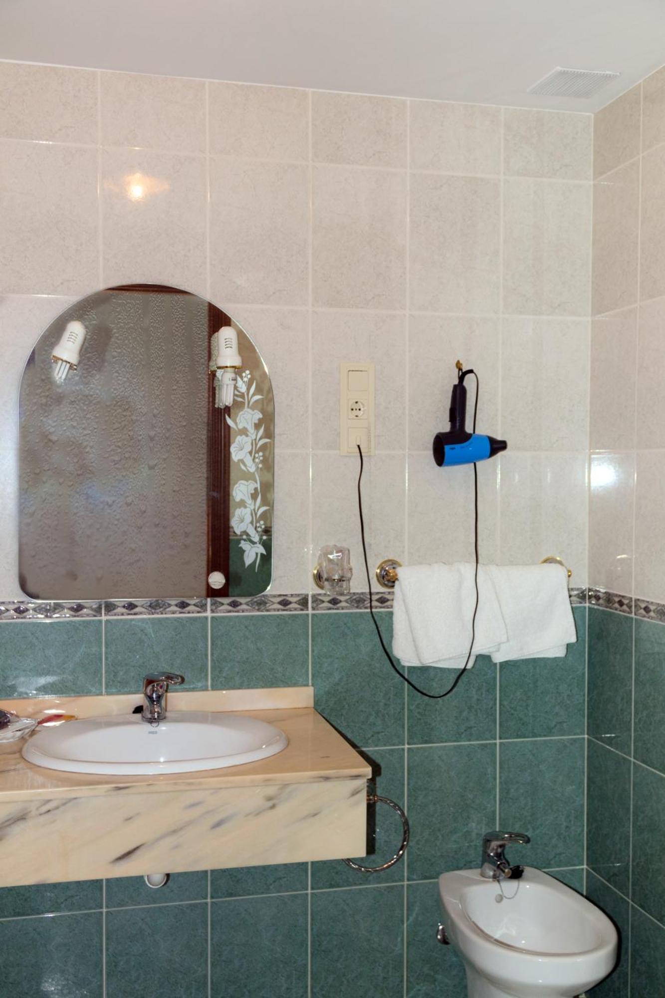 Hotel Avenida III Villadangos del Páramo Rum bild